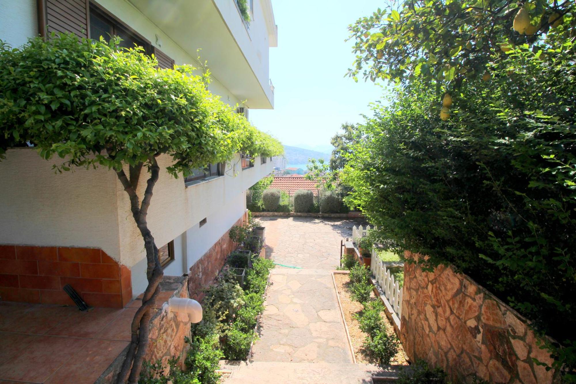 Garden Home Sarandë Exterior foto